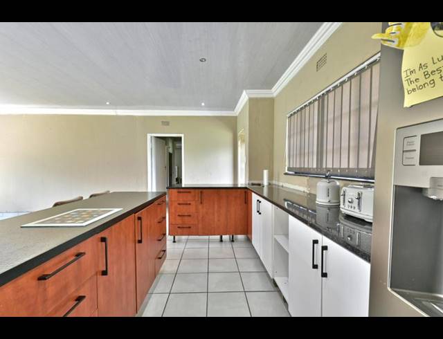 4 BEDROOM HOUSE FOR SALE IN BRACKENHURST